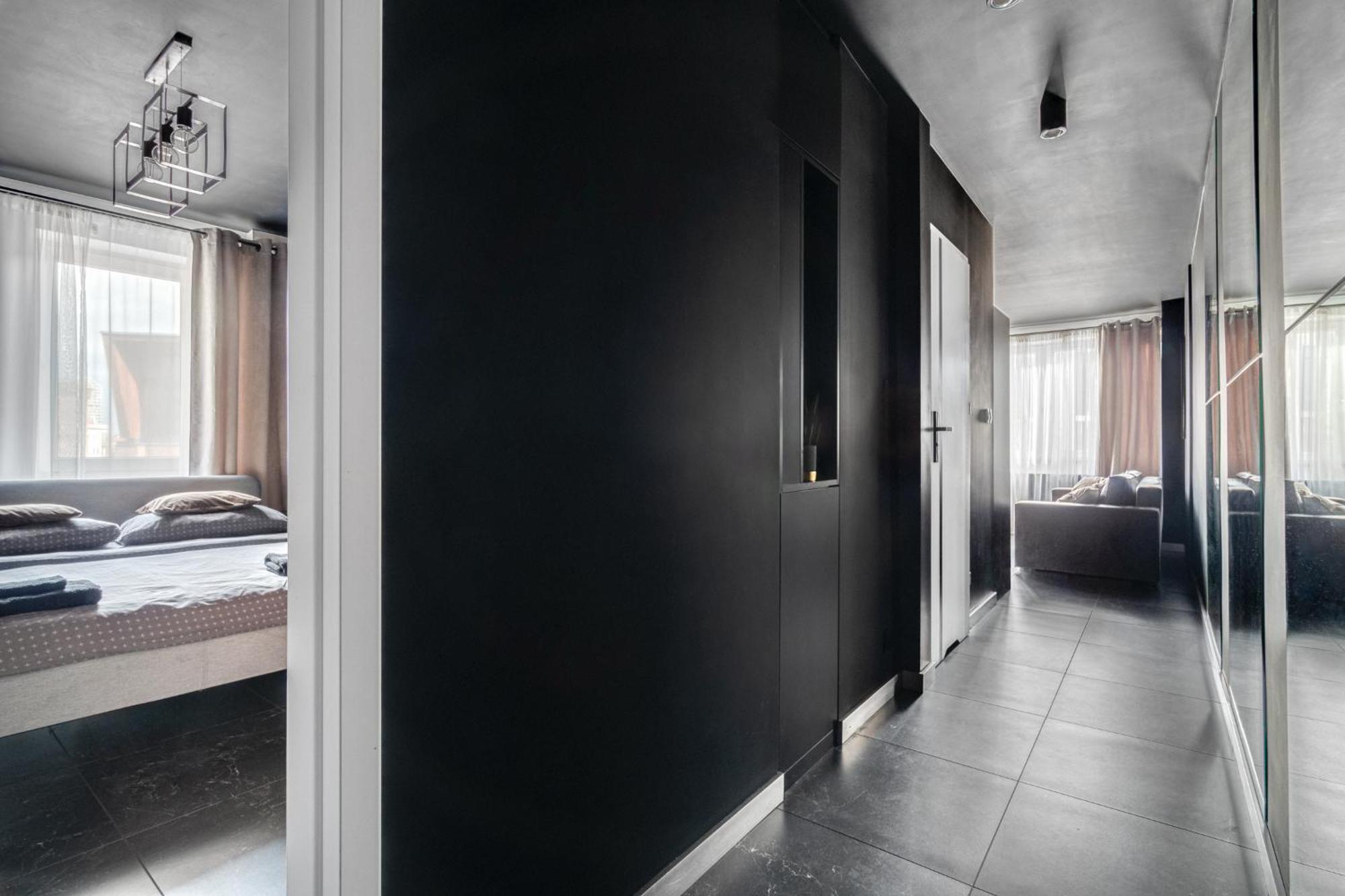 Blacknight Apartment - Self Check-In 24H ヴロツワフ エクステリア 写真